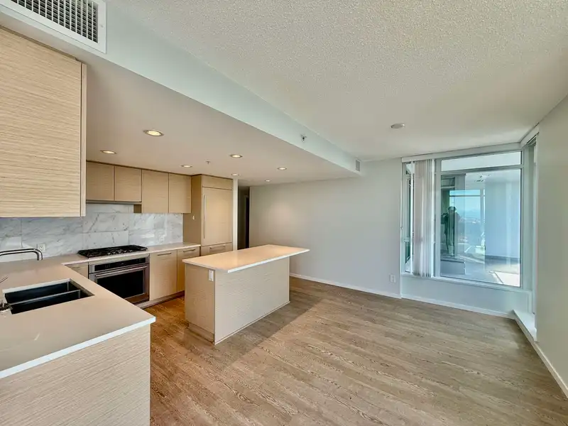 3301 6700 DUNBLANE AVENUE - photo 4 of 33