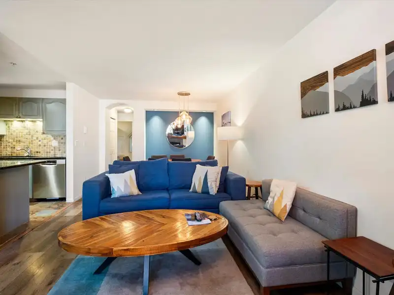 20 4325 NORTHLANDS BOULEVARD - photo 4 of 26