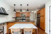 306 5000 IMPERIAL STREET - thumbnail 4