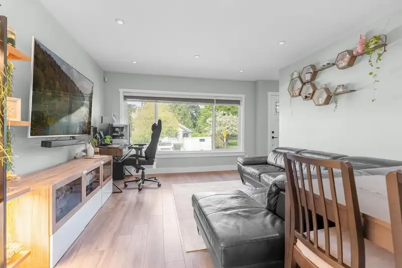 2576 E 27TH AVENUE - photo 4 of 37