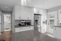 2576 E 27TH AVENUE - thumbnail 9