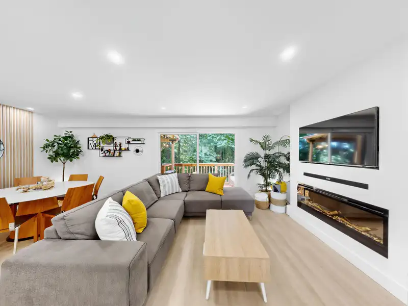 1270 PREMIER STREET - photo 1 of 30