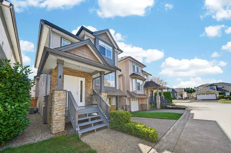 11812 191A STREET - photo 2 of 33