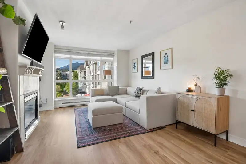 212 3122 ST JOHNS STREET - photo 2 of 40
