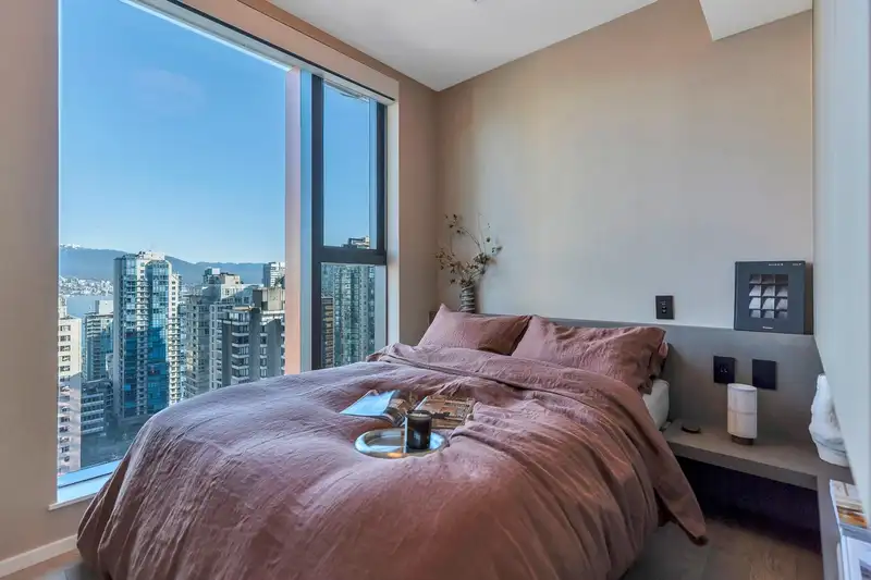 2204 1482 ROBSON STREET - photo 4 of 11