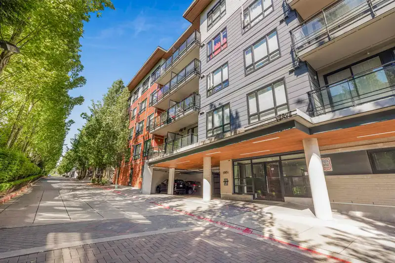 112 13931 FRASER HIGHWAY - photo 1 of 40