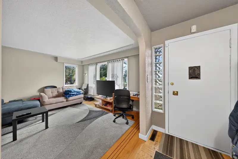5765 QUEBEC STREET - photo 4 of 14