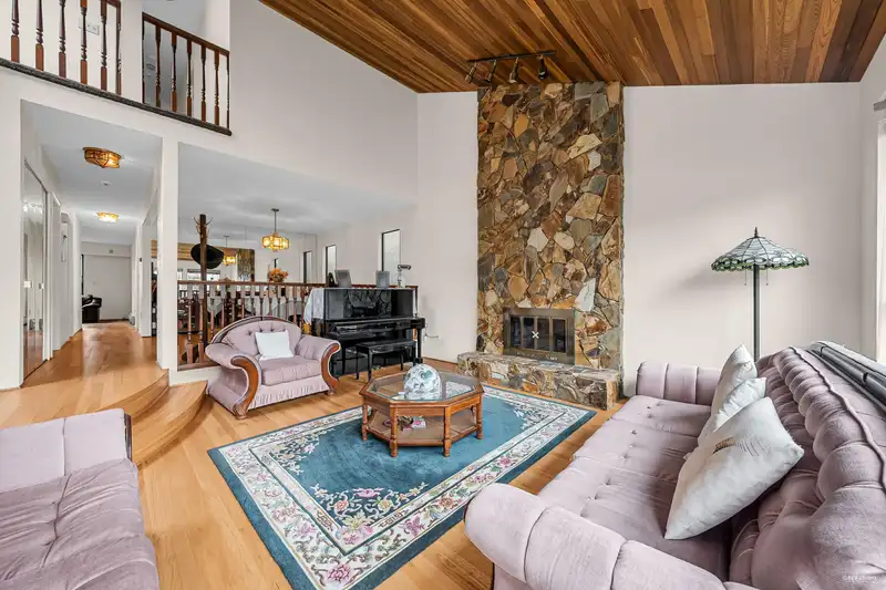 2843 W 22ND AVENUE - photo 3 of 39