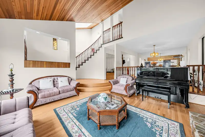 2843 W 22ND AVENUE - photo 4 of 39