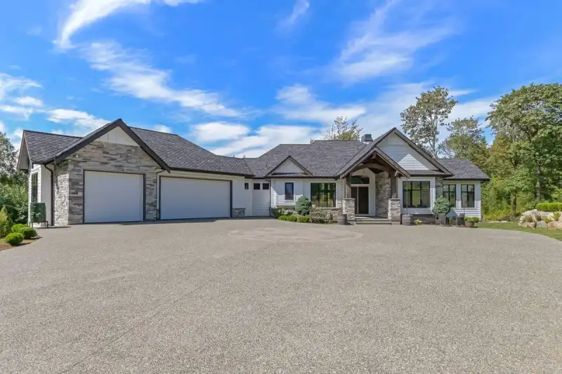 30675 SILVERHILL AVENUE - photo 1 of 40