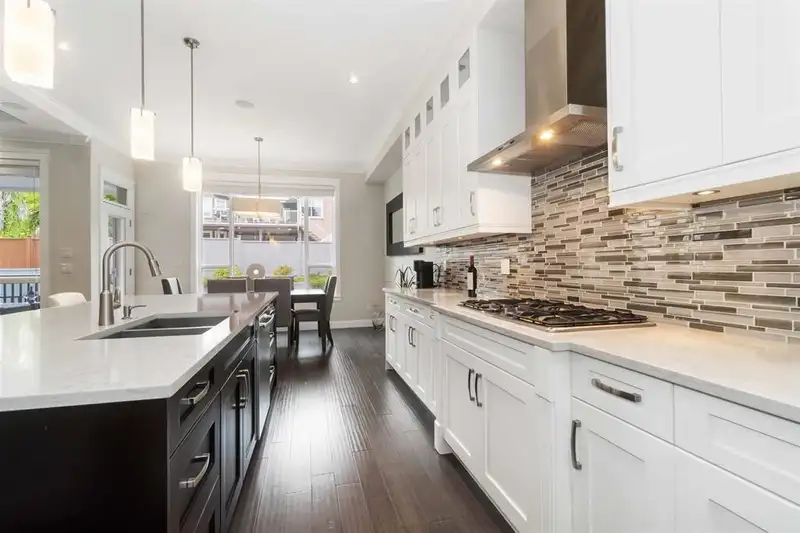 3459 DARWIN AVENUE - photo 4 of 38