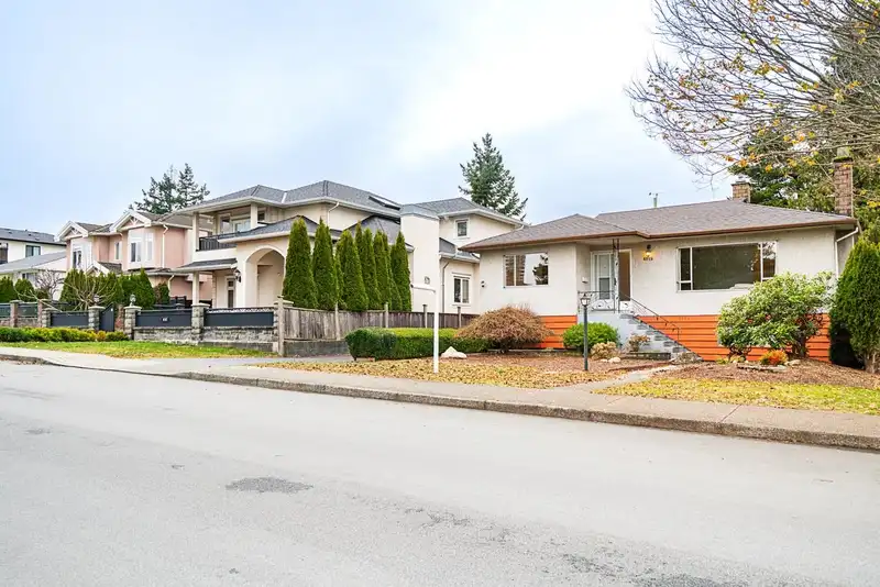 6779 ELWELL STREET - photo 3 of 33