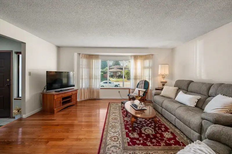 6426 WADE ROAD - photo 2 of 40