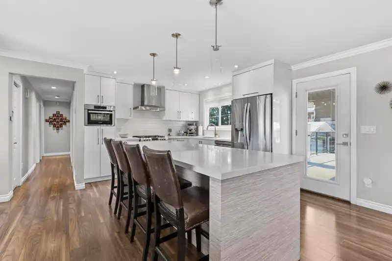 8431 118A STREET - photo 3 of 40