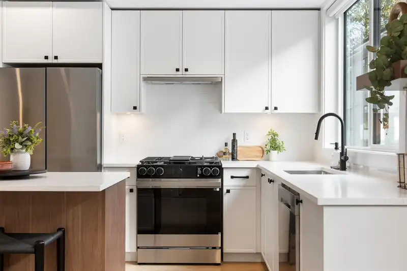10 12635 63 AVENUE - photo 1 of 39