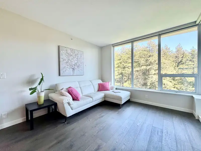 1307 3487 BINNING ROAD - photo 2 of 31