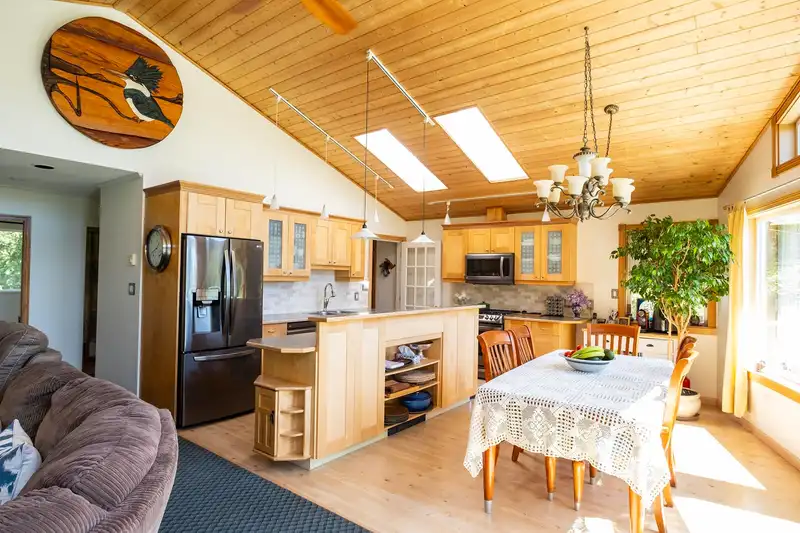 2556 LOWER ROAD - photo 2 of 40