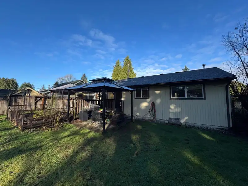 20624 WESTFIELD AVENUE - photo 4 of 15