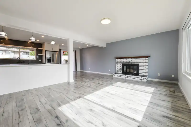 31921 STARLING AVENUE - photo 4 of 38