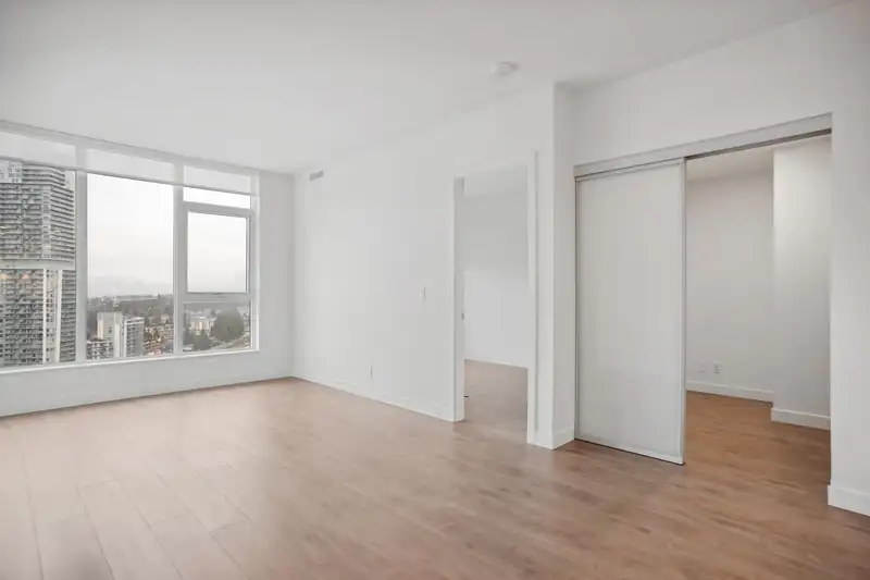 2307 537 COTTONWOOD AVENUE - photo 2 of 14