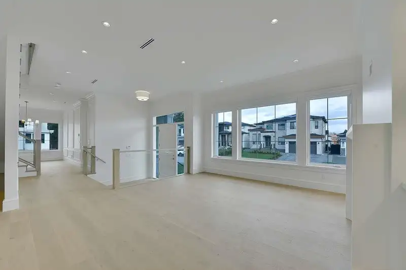19716 32A AVENUE - photo 2 of 40