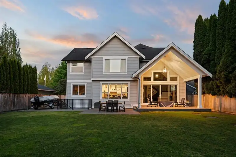 8973 MACKIE STREET - photo 3 of 6