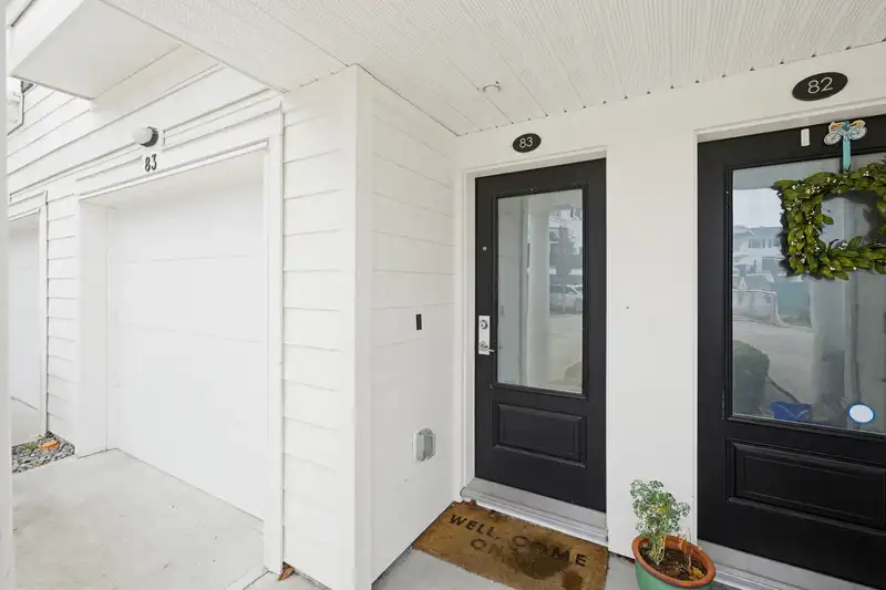 83 27735 ROUNDHOUSE DRIVE - photo 3 of 37