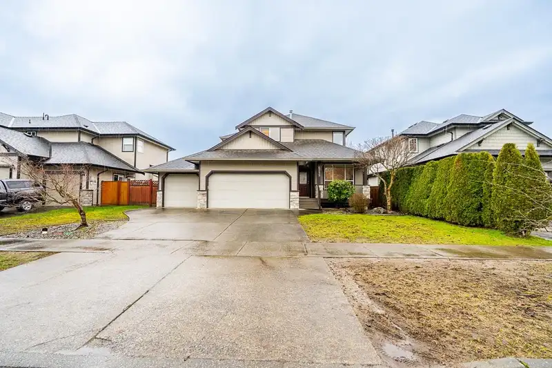 6119 166A STREET - photo 1 of 38