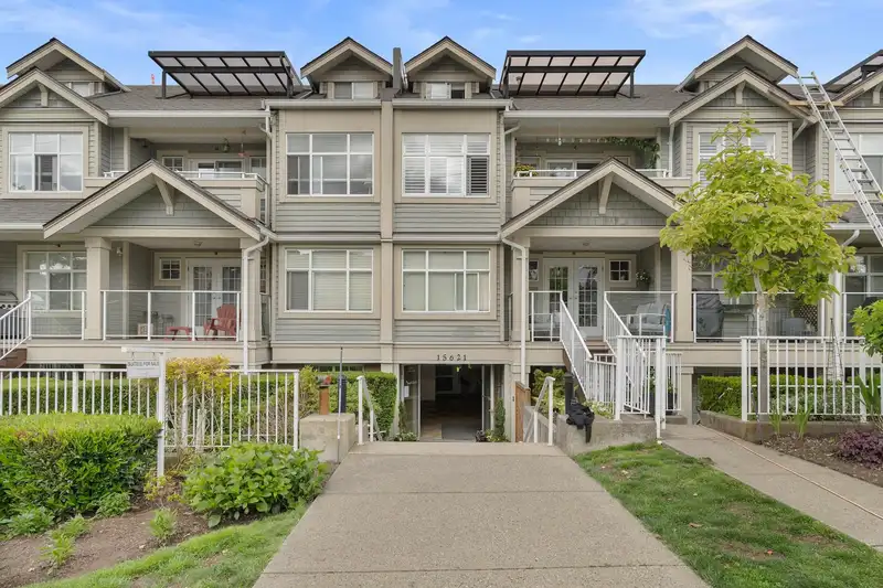 105 15621 MARINE DRIVE - photo 3 of 40