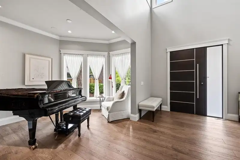 16428 28 AVENUE - photo 4 of 40