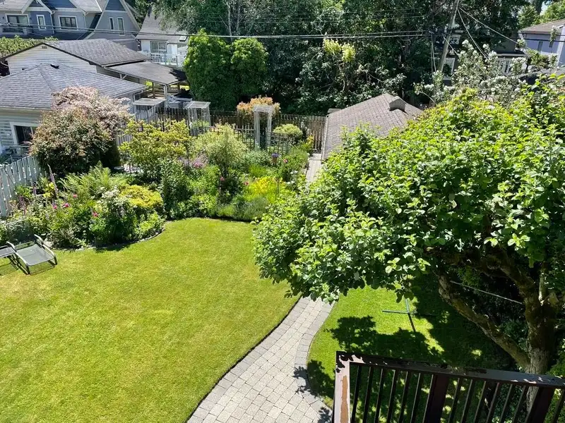 3726 W 33RD AVENUE - photo 3 of 40
