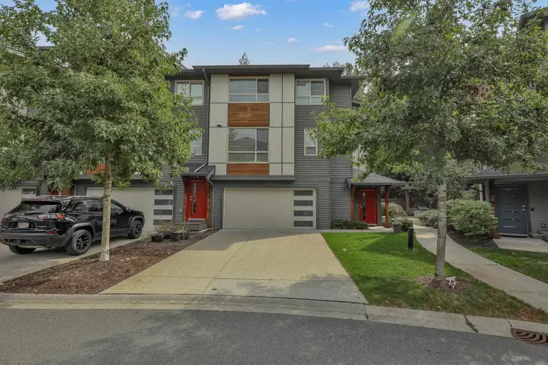 46 8508 204 STREET - photo 3 of 40
