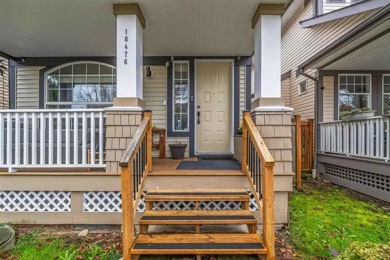 18476 66A AVENUE - photo 2 of 40