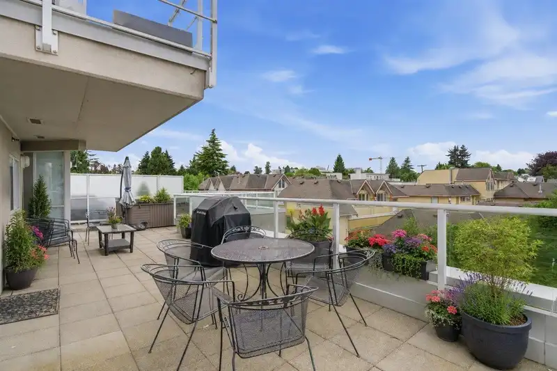 602 1818 W 6TH AVENUE - photo 3 of 40