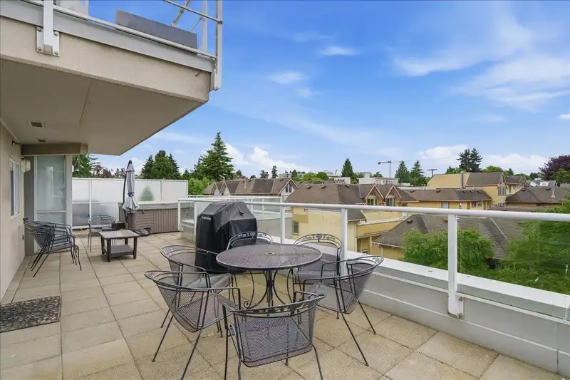 602 1818 W 6TH AVENUE - photo 4 of 40