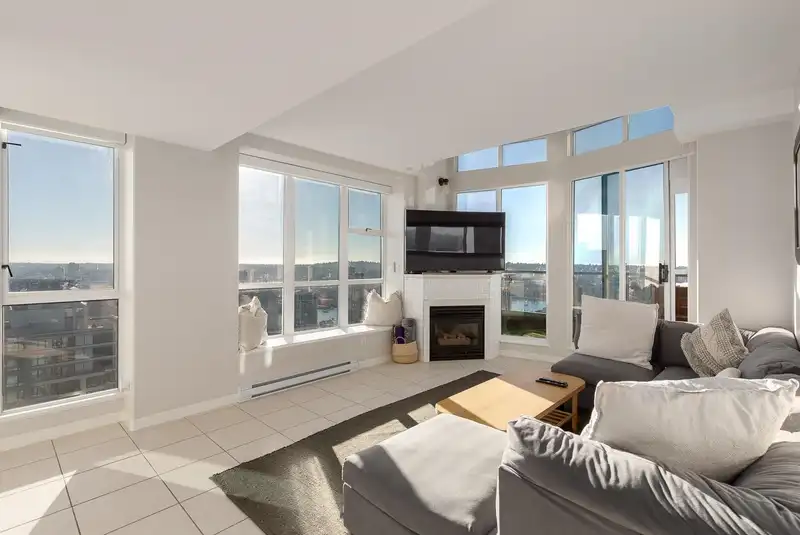 3603 939 HOMER STREET - photo 4 of 35