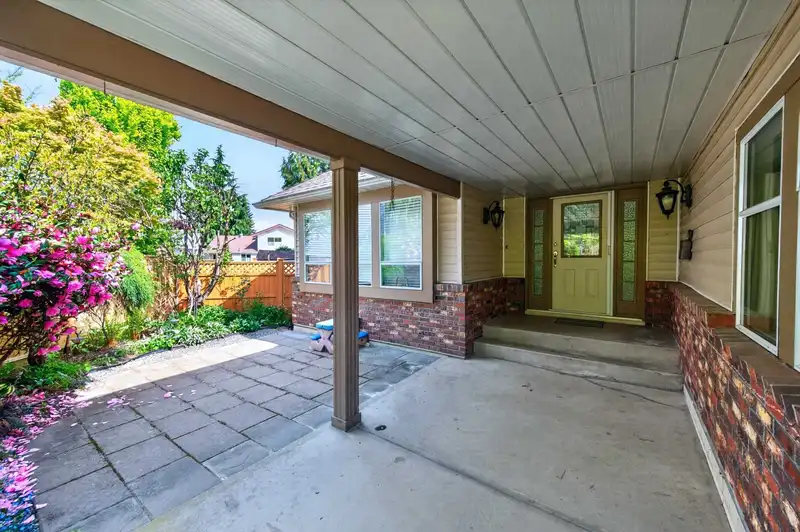 15789 98A AVENUE - photo 2 of 40