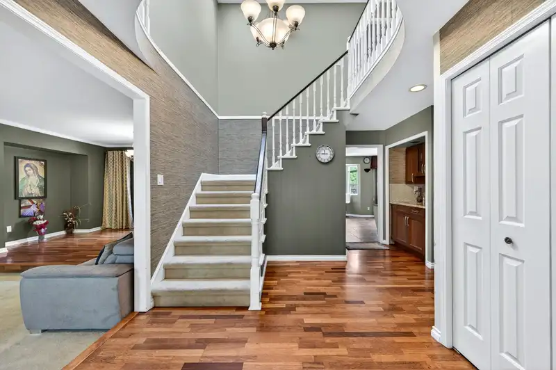 15789 98A AVENUE - photo 3 of 40