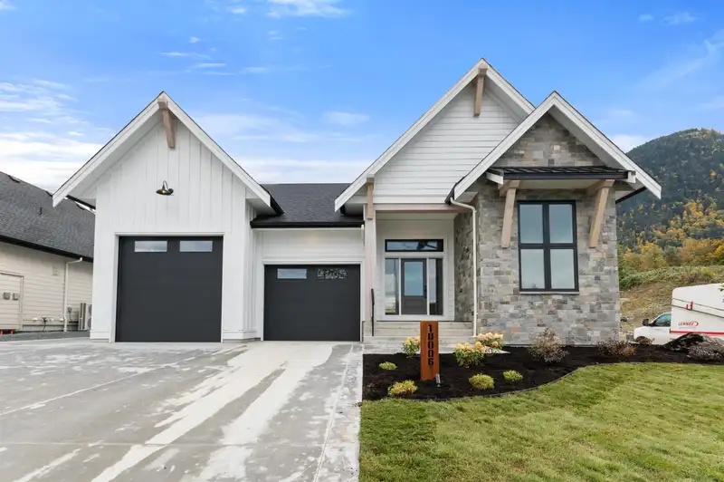 10006 TRILLIUM WAY - photo 1 of 40