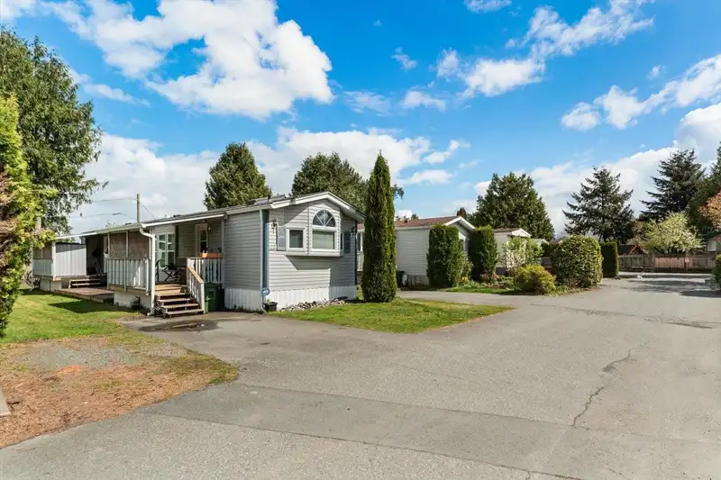 22 44565 MONTE VISTA DRIVE - photo 3 of 30