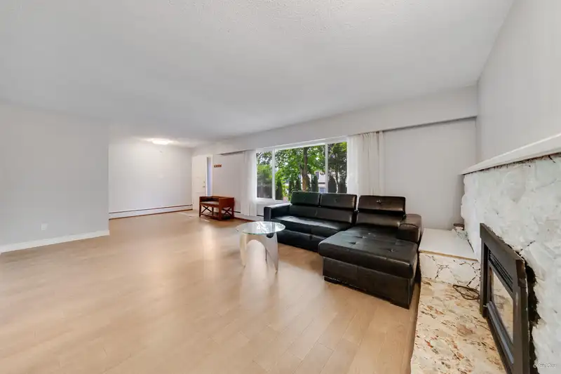 4366 GILPIN CRESCENT - photo 2 of 38