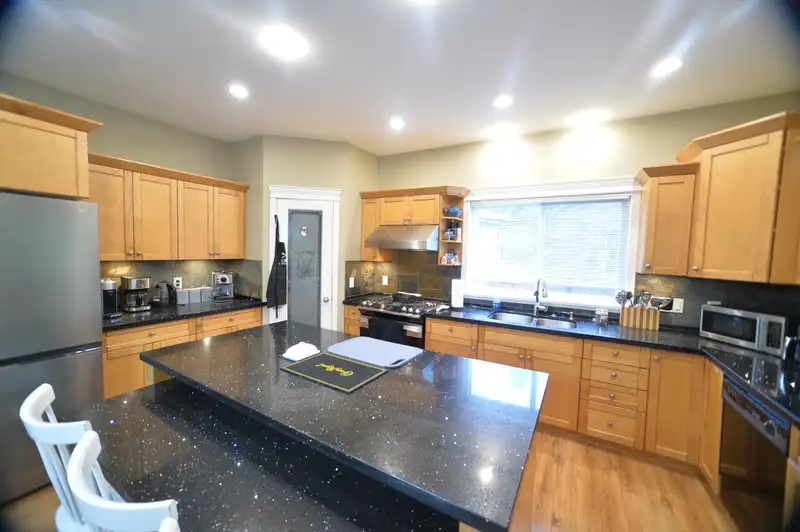 23161 123 AVENUE - photo 3 of 40