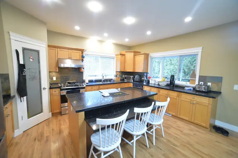 23161 123 AVENUE - photo 4 of 40