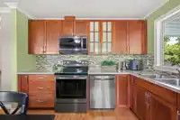 8965 213 STREET - thumbnail 12