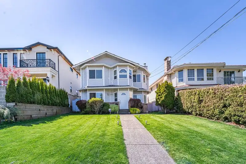 5433 ELSOM AVENUE - photo 1 of 37