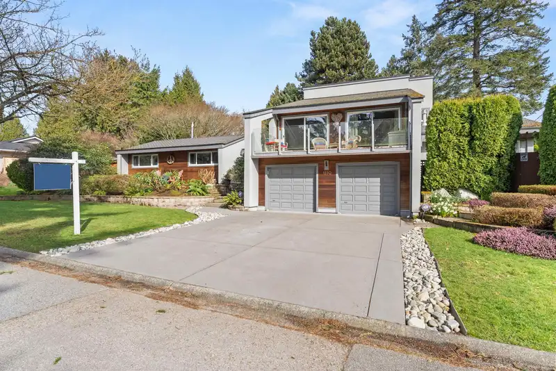1110 PACIFIC DRIVE - photo 4 of 37