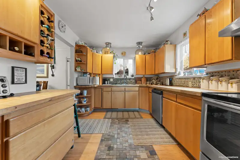 17307 58TH AVENUE - photo 3 of 11