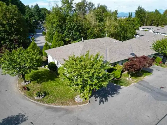 35 34250 HAZELWOOD AVENUE - photo 2 of 39