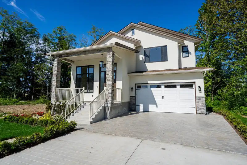 16908 1 AVENUE - photo 2 of 39
