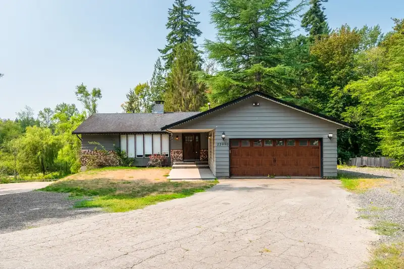 22990 70A AVENUE - photo 2 of 35